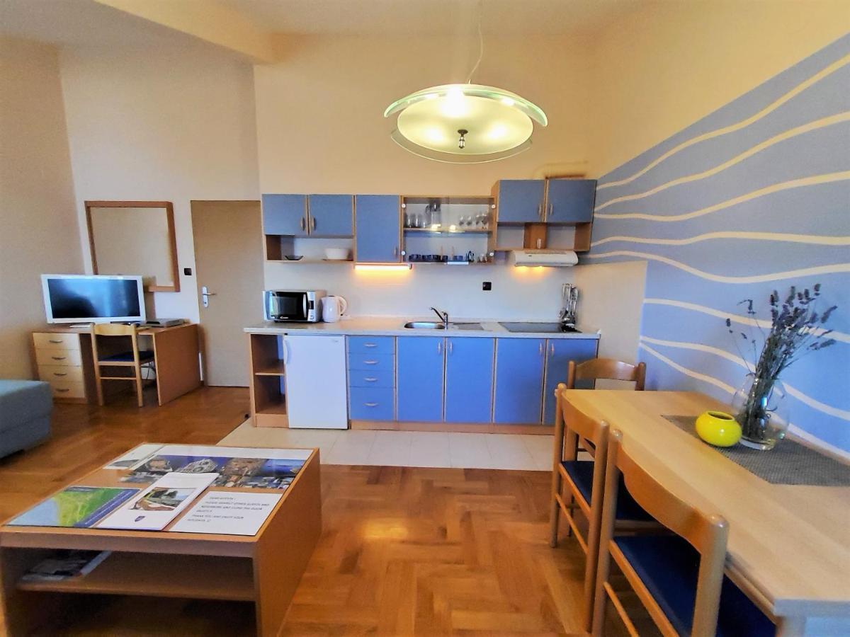 Apartments Petra I Karlo Turanj Eksteriør bilde