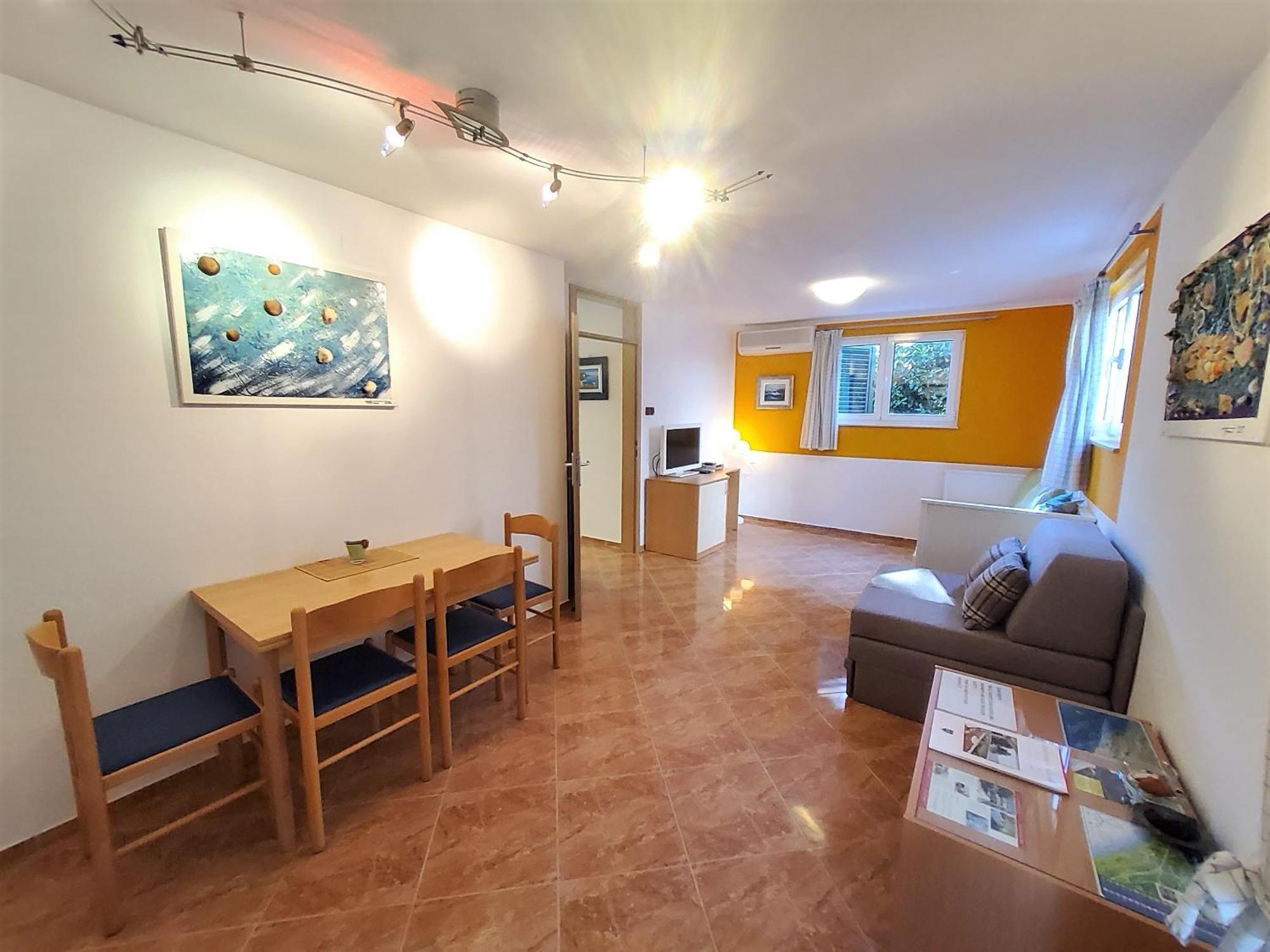 Apartments Petra I Karlo Turanj Rom bilde